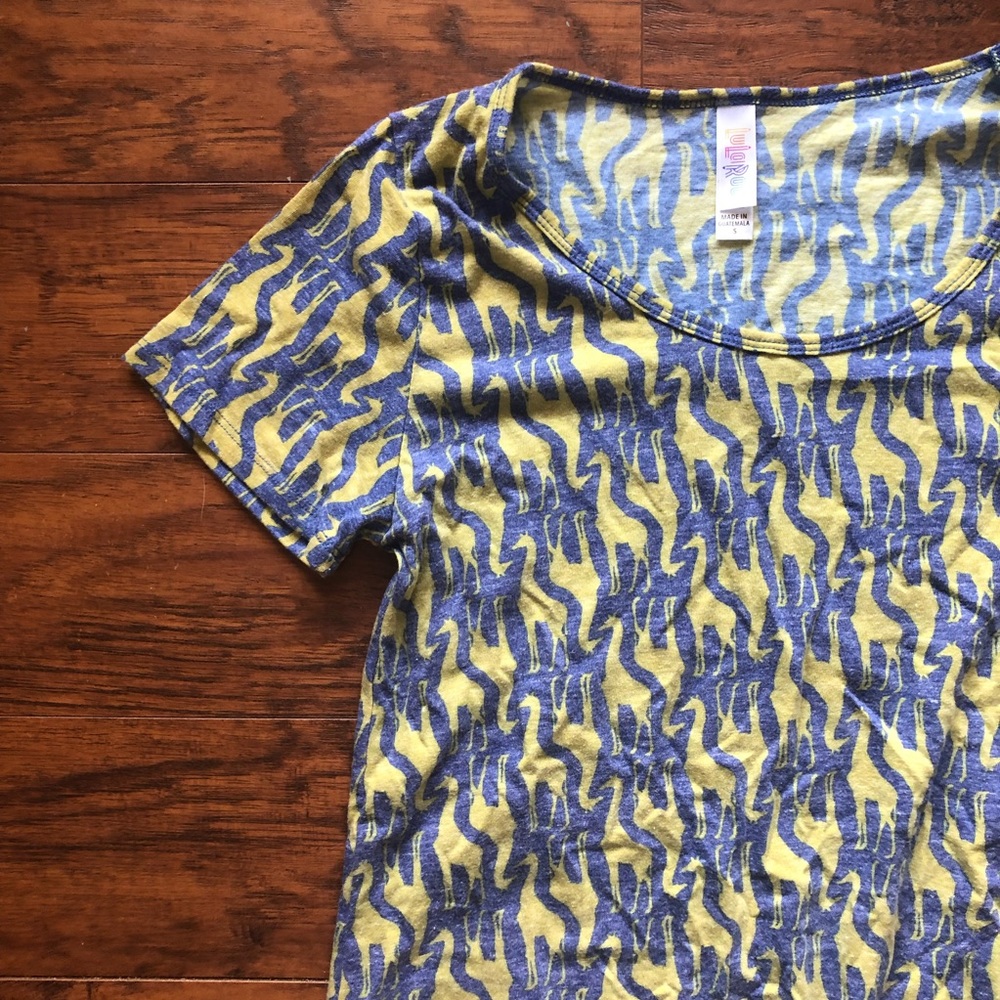 Lularoe Classic Tee (S)